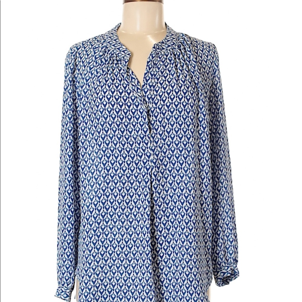 Olivaceous blue and white flowy v neck Blouse